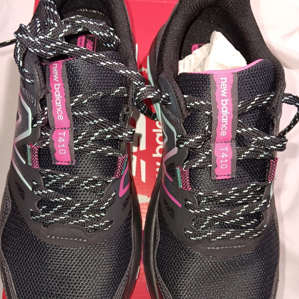 Womens new balance size 8  trail running black blue wt410lc8 - Picture 3 of 9
